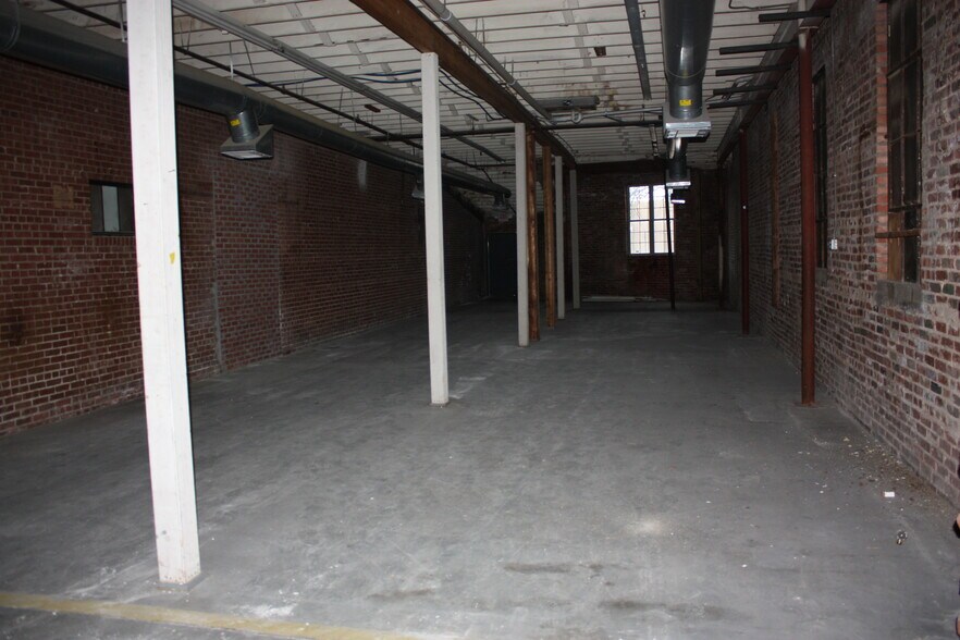 More Photos Of 1735 NW 5th St, Oklahoma City Warehouse For Sale