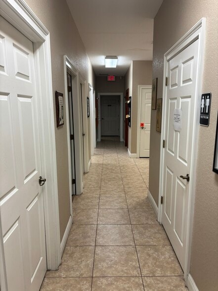 More Photos Of 7005-7011 Nightwalker Rd, Brooksville Medical For Lease