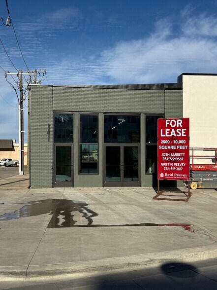 More Photos Of 201 Elm Ave, Waco Storefront Retail Office For Lease