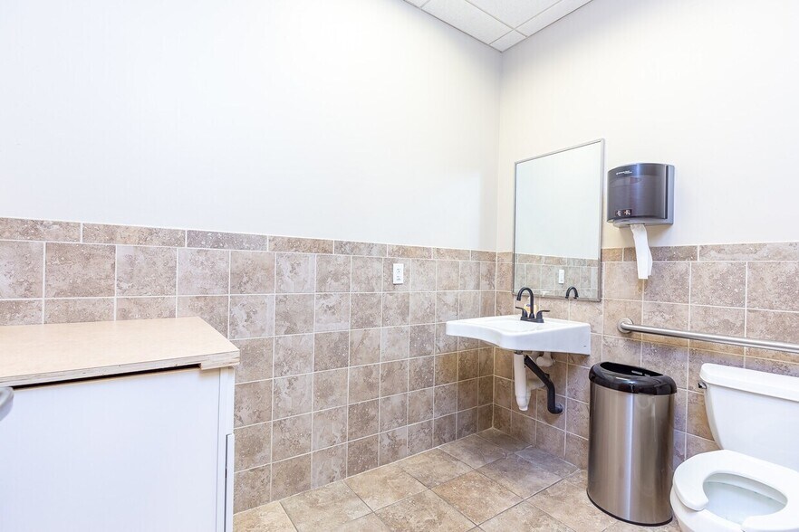 More Photos Of 11901 Parmer Ln, Cedar Park Medical For Lease