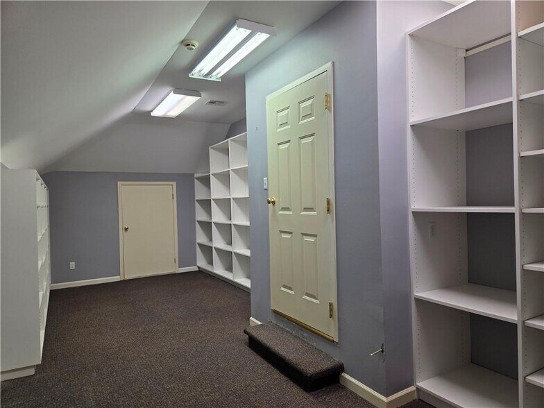 More Photos Of 1065 Muller Pky, Westwego Office For Sale