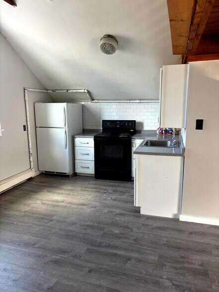 More Photos Of 2733 Dartmouth College, North Haverhill Apartments For Sale
