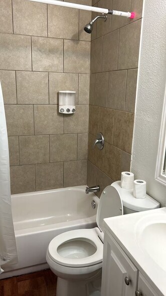 More Photos Of 2917-2919 Ashley St, Houston Apartments For Sale