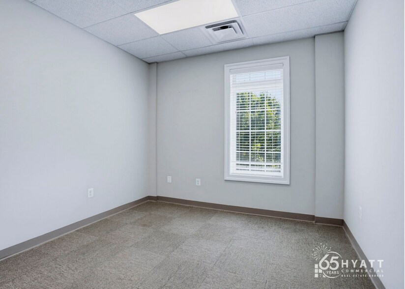 More Photos Of 23076 Three Notch Rd, California Office For Lease