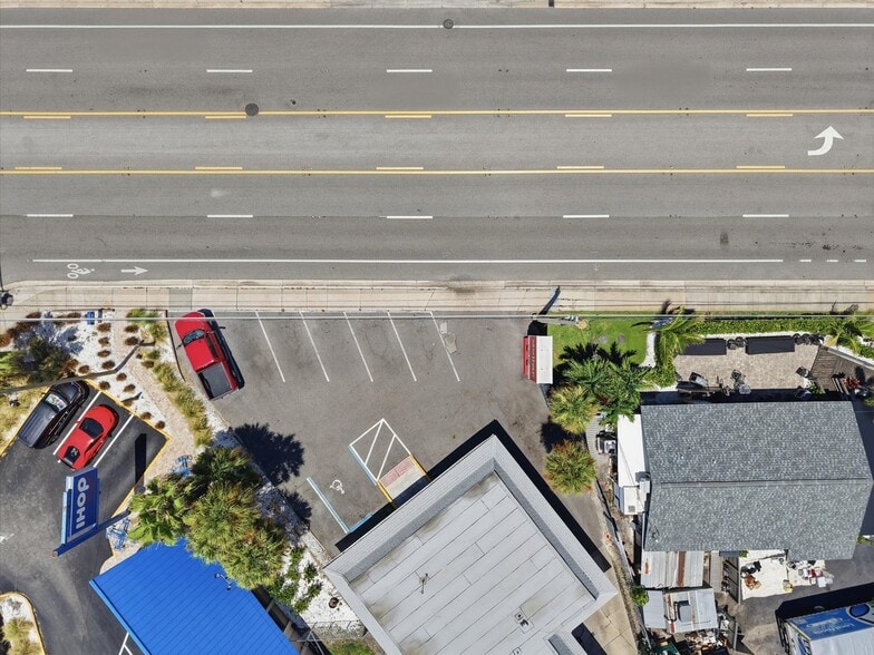 More Photos Of 5005 Gulf Blvd, Saint Petersburg Storefront For Sale