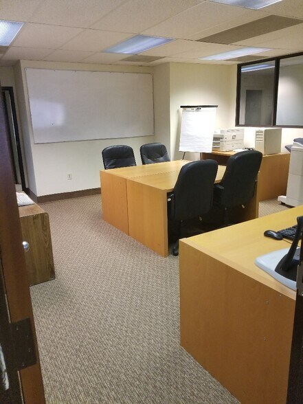 More Photos Of 5210-5216 Lyngate Ct, Burke Medical For Sale