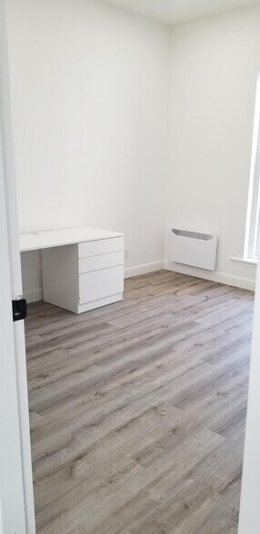 More Photos Of 2125 Rue Crescent, Montréal Storefront Retail Office For Lease