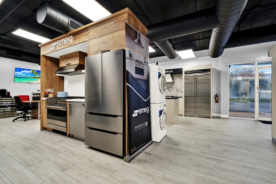 More Photos Of 7770 NW 46th St, Doral Warehouse For Lease