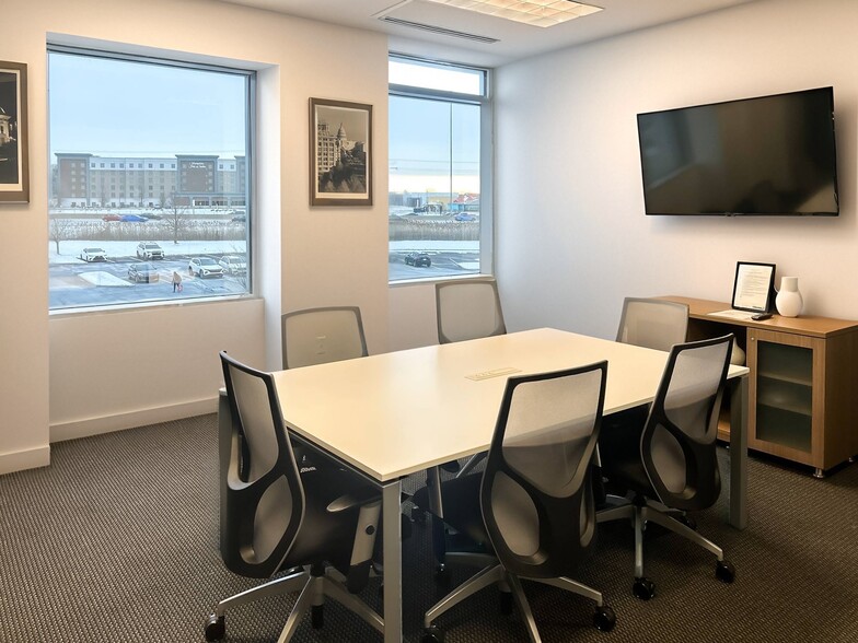 More Photos Of 2000 Auburn Dr, Beachwood Coworking Space