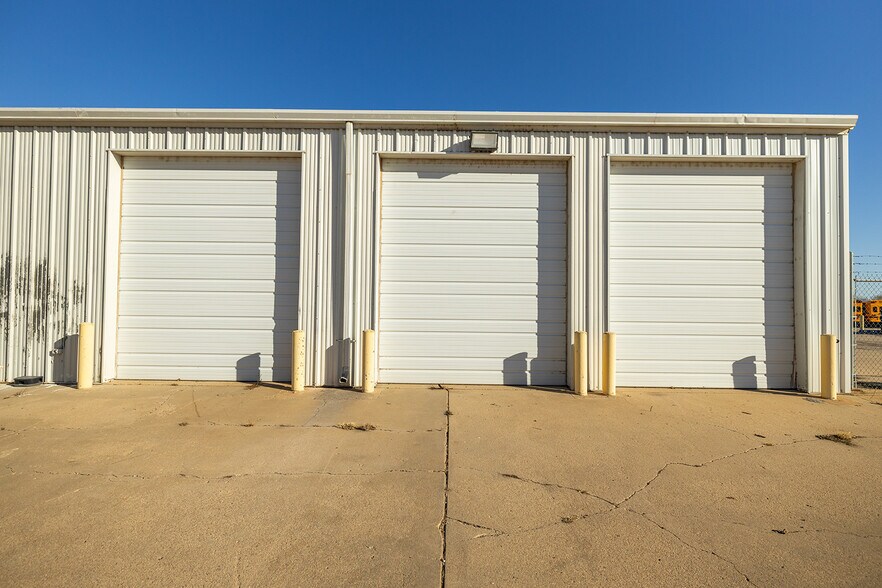 More Photos Of 130 E 10th Ave, South Hutchinson Industrial For Sale