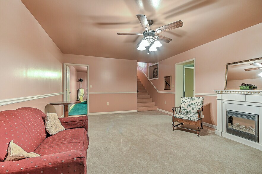 More Photos Of 19407 Bethel Rd, Abingdon Flex For Sale