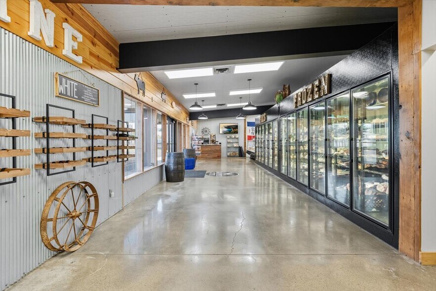 More Photos Of 501 Veterans Memorial Hwy, Council Bluffs Freestanding For Sale