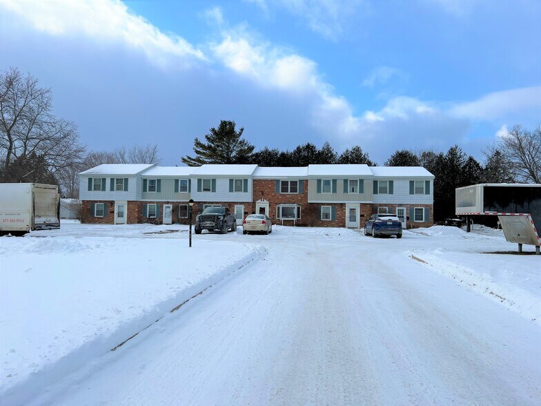 More Photos Of 726 S Huron St, Cheboygan Apartments For Sale