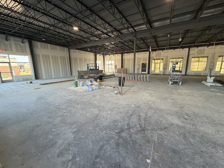 More Photos Of Hy-Vee Maple Grove Multi-Tenant Retail, Maple Grove General Retail For Lease