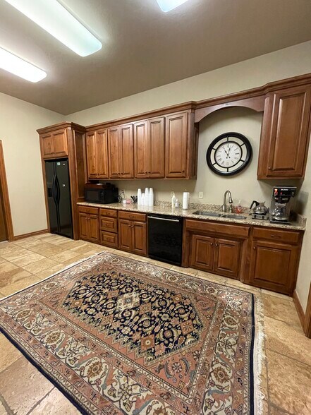 More Photos Of 2933 NW 156th, Edmond Medical For Lease