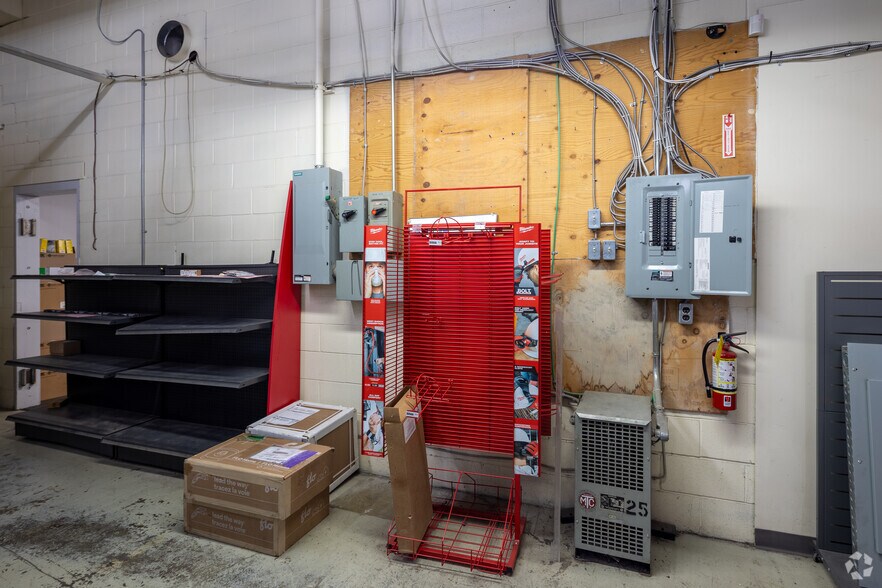 More Photos Of 75 City View Dr, Toronto Industrial For Sale