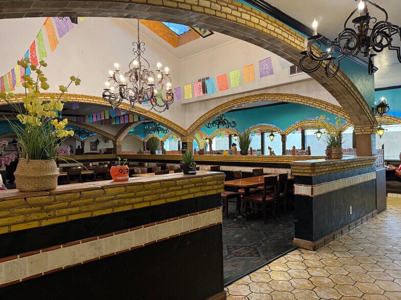 More Photos Of 2490 Fair St, Chico Restaurant For Lease