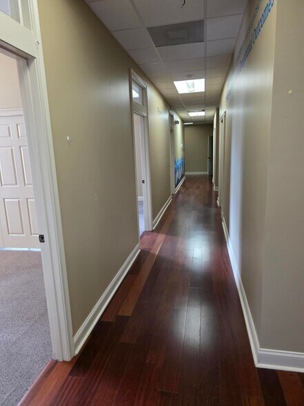 More Photos Of 2505-2511 Seven Springs Blvd, New Port Richey Office For Sale