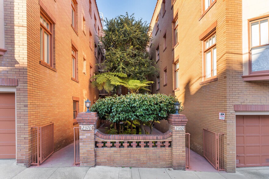 More Photos Of 2370 Filbert St, San Francisco Apartments For Sale