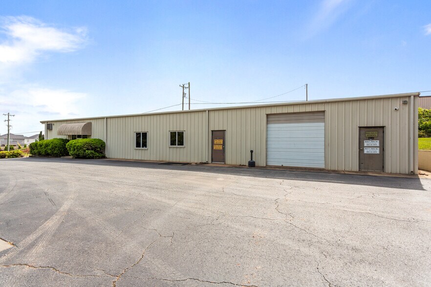 More Photos Of 245 Welpine Rd, Pendleton Warehouse For Lease