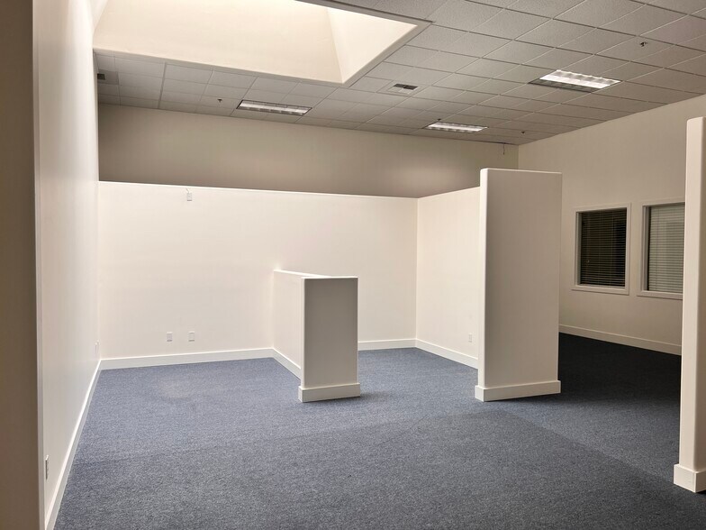 More Photos Of 2601 Skyway Dr, Santa Maria Office For Lease