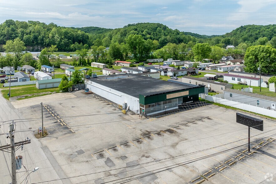 More Photos Of 412 Wurtland Ave, Greenup Freestanding For Lease