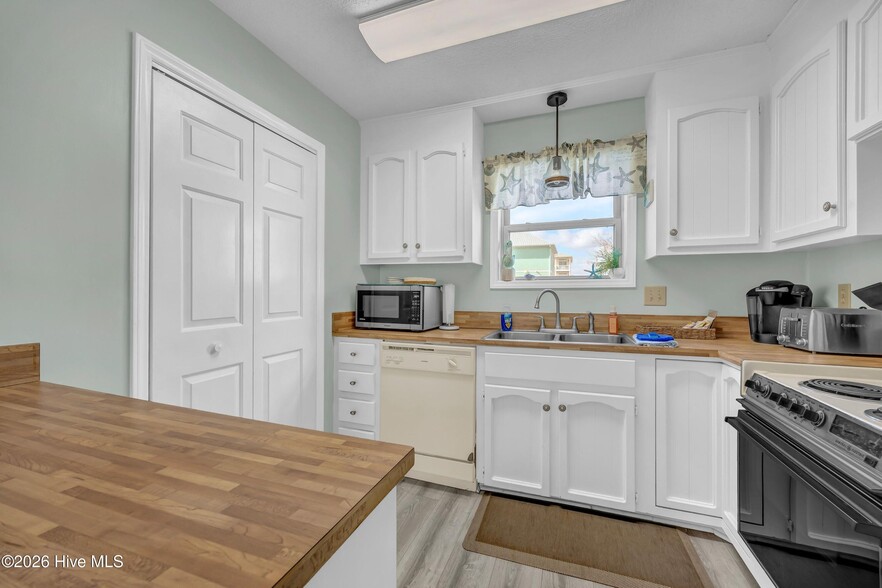 More Photos Of 1503 Carolina Beach AVE N, Carolina Beach Apartments For Sale