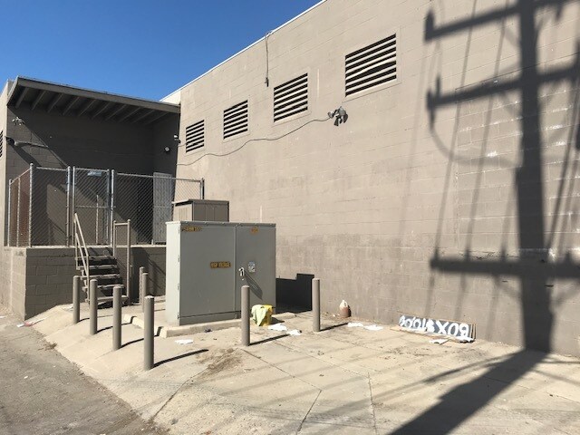 More Photos Of 318 W 131st St, Los Angeles Manufacturing For Sale