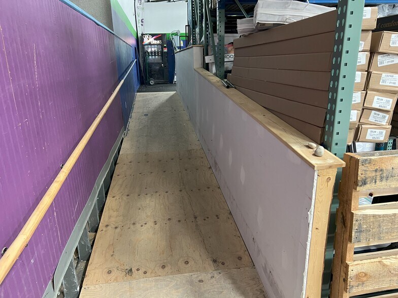 More Photos Of 450 S John Paul Rd, Milton Freestanding For Sale