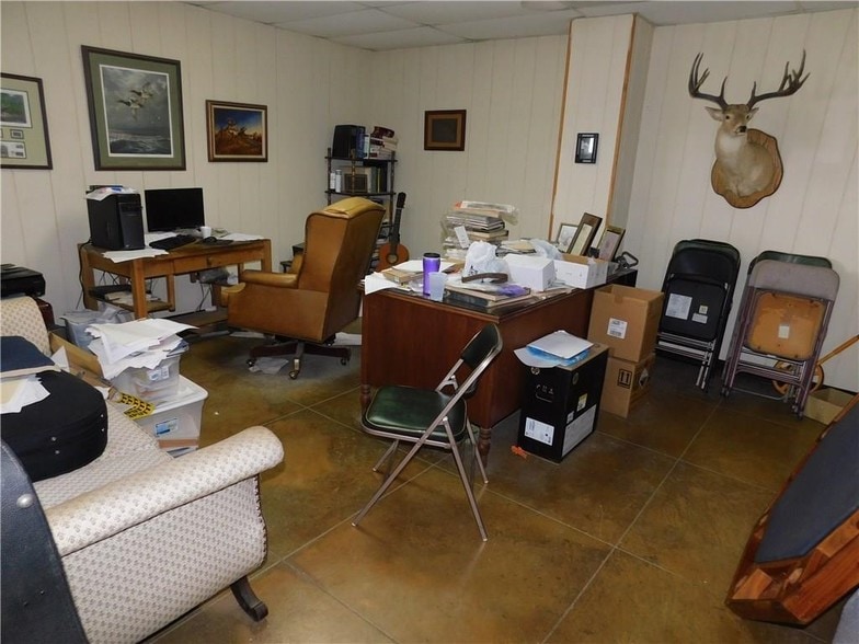 More Photos Of 1301 W Sam Rayburn Dr, Bonham Freestanding For Sale