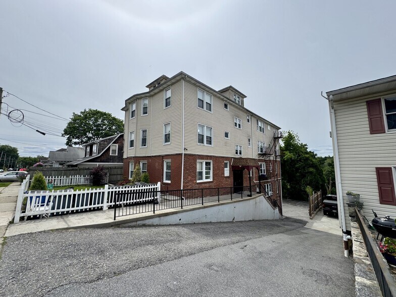 More Photos Of 59 Ferris Pl, Ossining Apartments For Sale