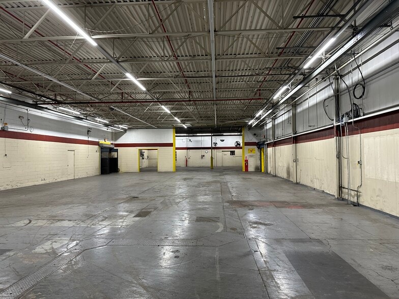 More Photos Of 6 Morrill Pl, Fulton Manufacturing For Sale