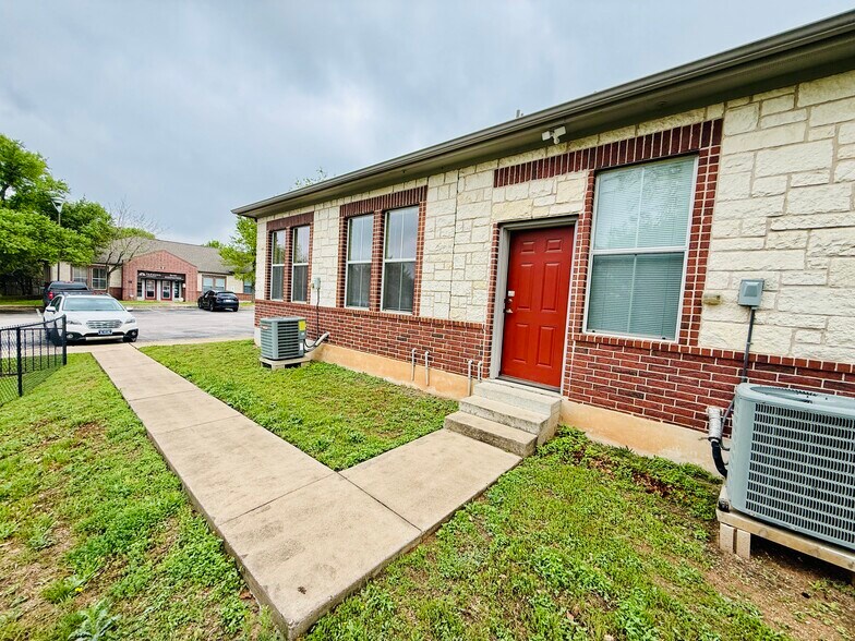 More Photos Of 201 S Lakeline Blvd, Cedar Park Medical For Sale