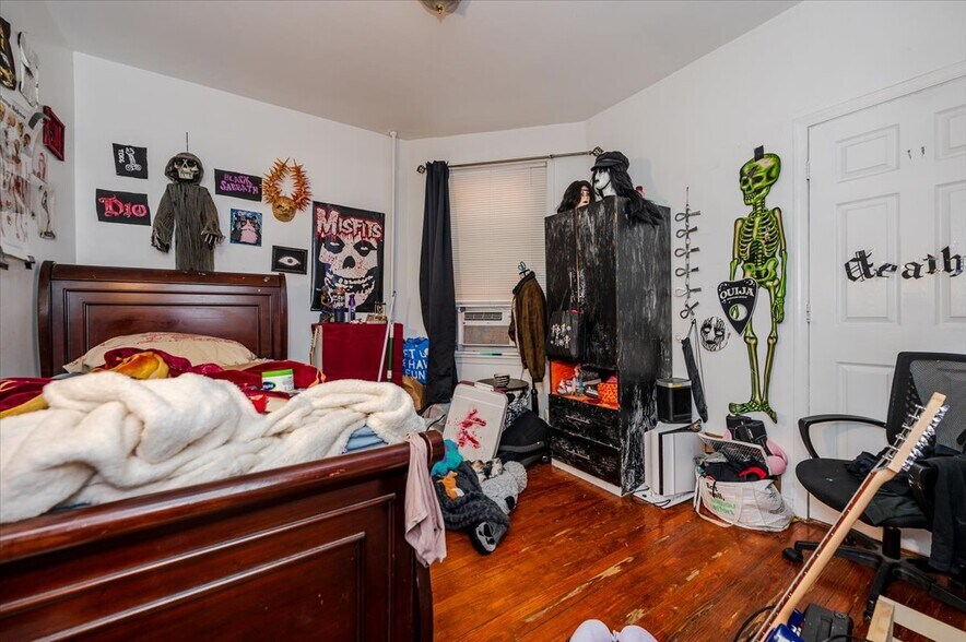 More Photos Of 2918 Bruckner Blvd, Bronx Bar For Sale