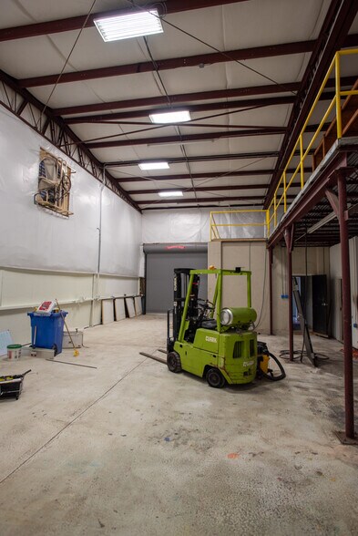 More Photos Of 303 Gadsden St, Columbia Warehouse For Lease