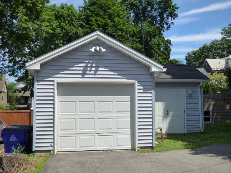 More Photos Of 758 Farmington Ave, West Hartford Medical For Lease