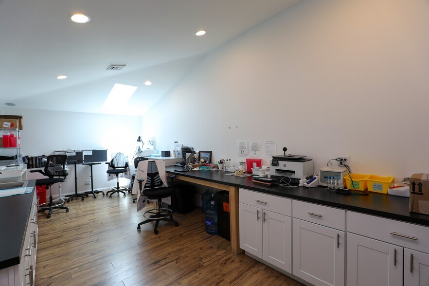 More Photos Of 216 Rt. 32, New Paltz Medical For Sale