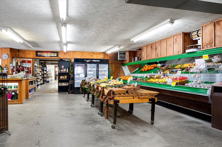 More Photos Of 485 Seneca St, Sherrill Freestanding For Sale