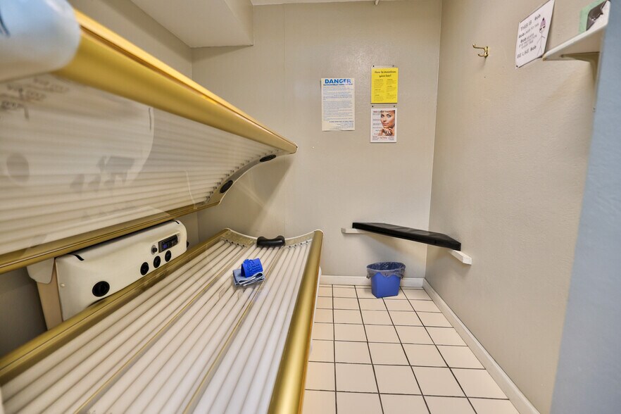 More Photos Of 1103 E Acton Ave, Wood River General Retail For Sale