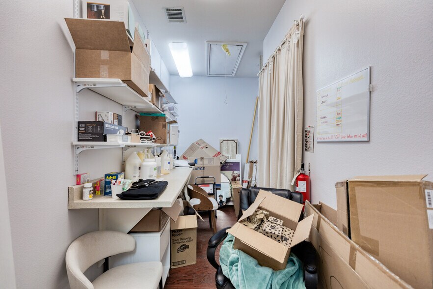 More Photos Of 12335 Hymeadow Dr, Austin Office For Sale