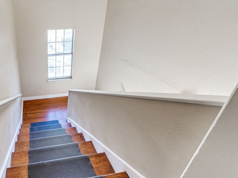 More Photos Of 2037 NW 26th St, Oklahoma City Apartments For Sale