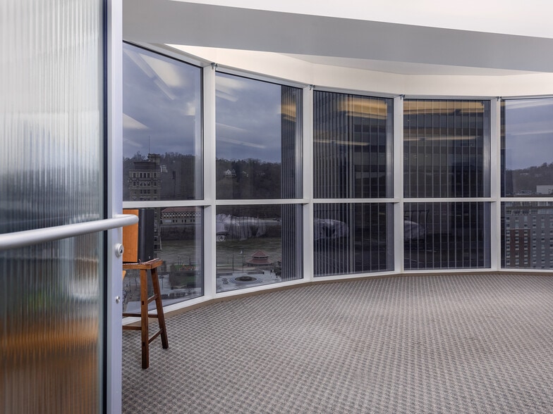 More Photos Of 109 Capitol St, Charleston Office Residential For Sale