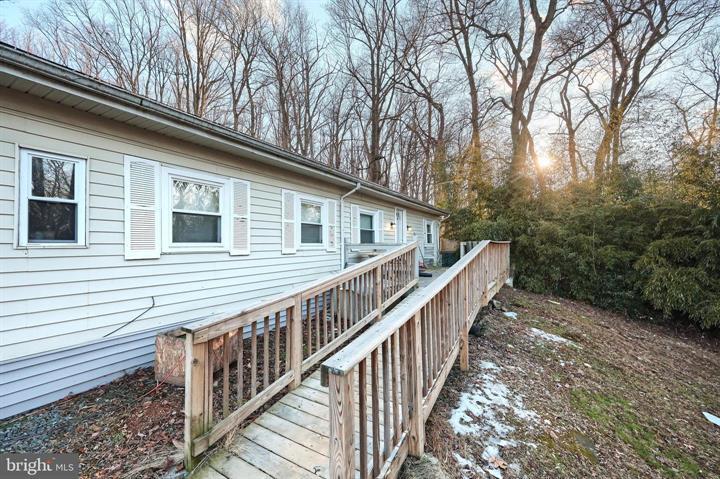 More Photos Of 1678 Prayer Mission Rd, Windsor Light Manufacturing For Sale