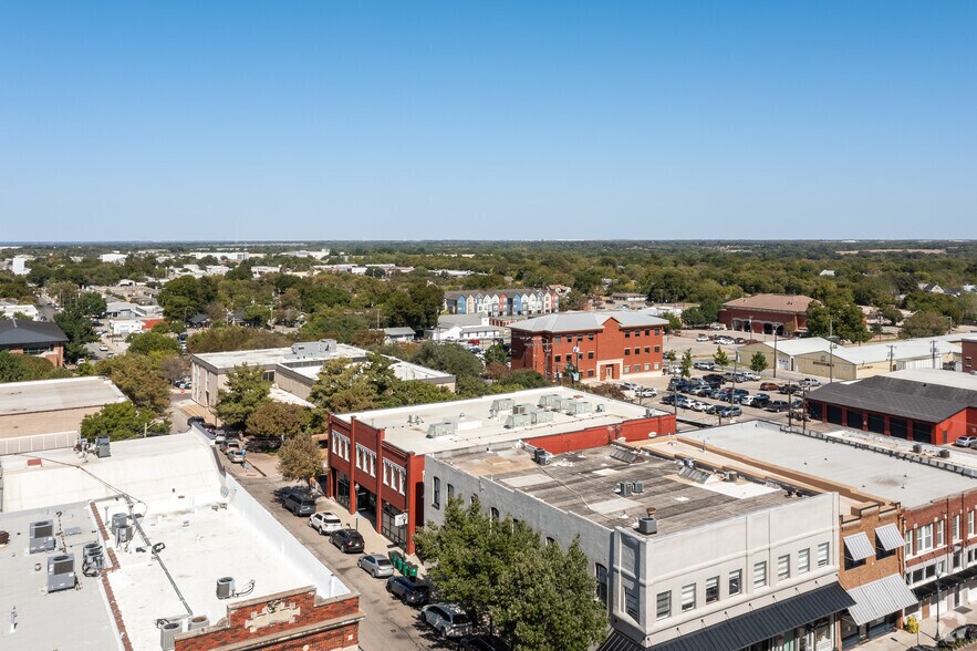 More Photos Of 210 N Tennessee St, McKinney Loft Creative Space For Lease