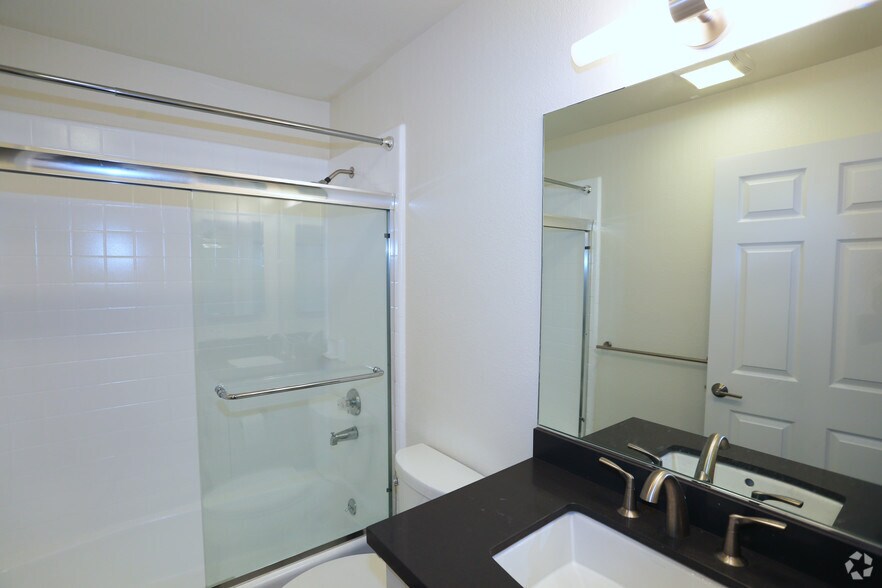 More Photos Of 8815 Cynthia St, West Hollywood Apartments For Sale