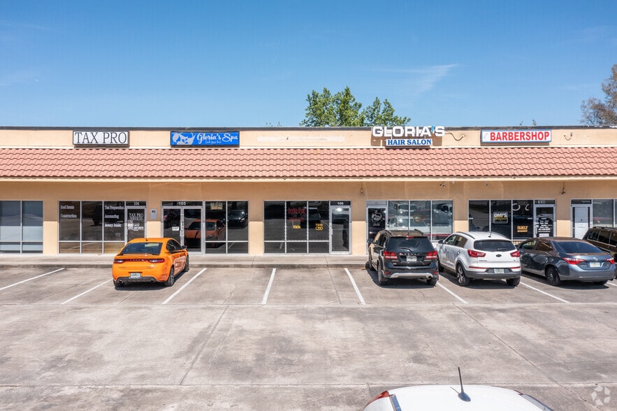 More Photos Of 9645 E Colonial Dr, Orlando Unknown For Lease