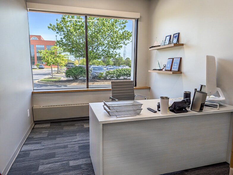 More Photos Of 100 Corporate Pky, Amherst Unknown For Lease