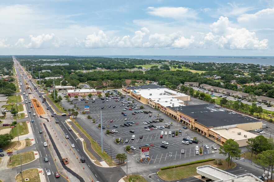 More Photos Of 3303-3371 Gulf Breeze Pky, Gulf Breeze Storefront For Lease