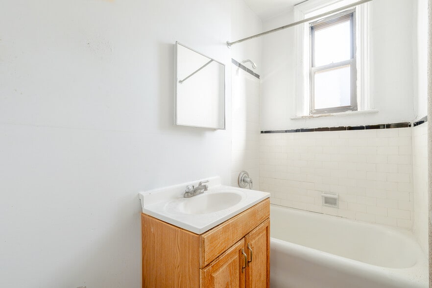 More Photos Of 118-16 91st Ave, Richmond Hill Apartments For Sale