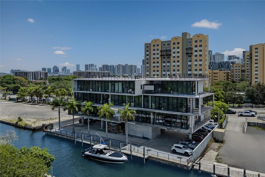 More Photos Of 528 NW 7th Ave, Miami Office For Sale